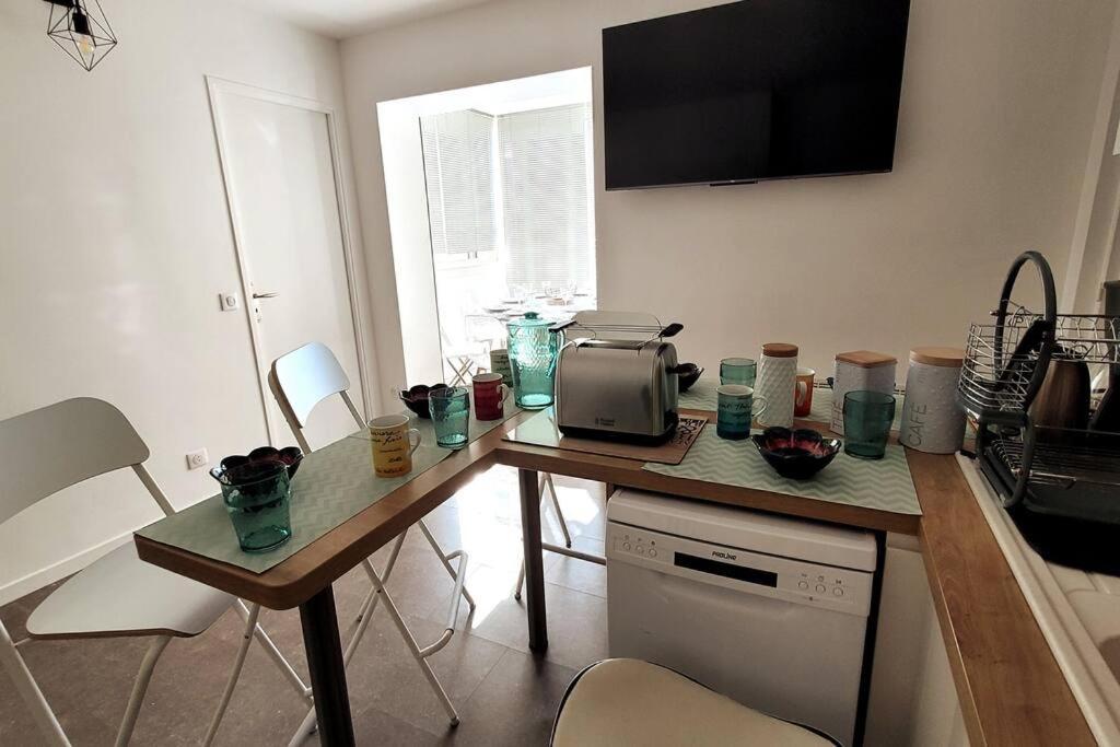 Apartment Comme A La Maison!!a 5 Min A Pied Plage,pkg Prive *