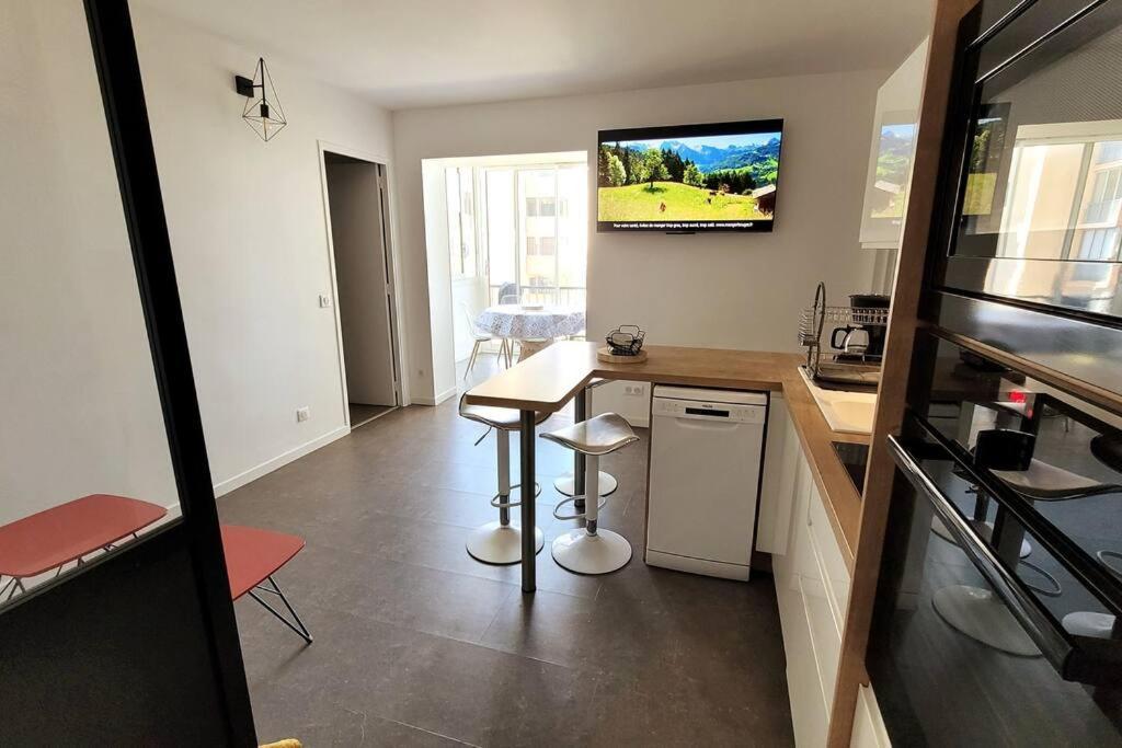 Comme A La Maison!!a 5 Min A Pied Plage,pkg Prive